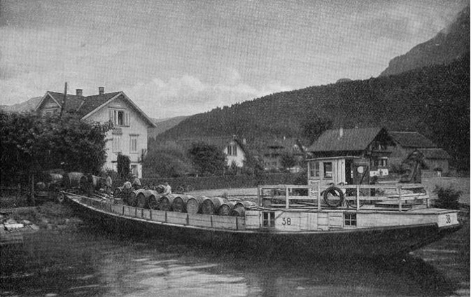 Nauen Bruno, SZ 38 im Föhnhafen in Brunnen. Foto von Rolf Gwerder bzw. Archiv Verkehrshaus der Schweiz, Luzern